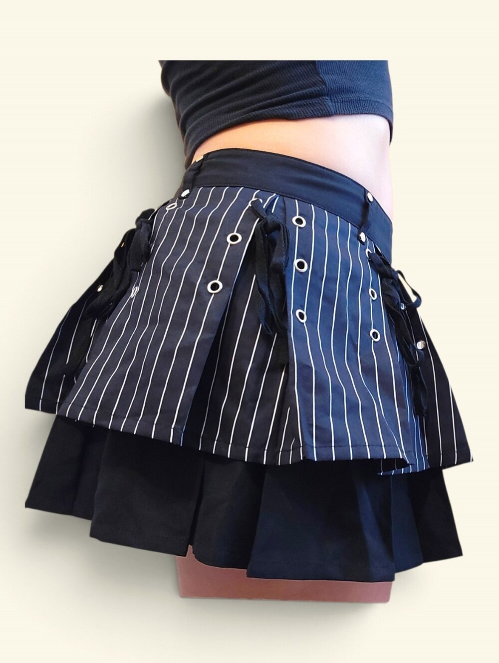 Black Pinstripe Layered Skort Lace-Up Grommet Detail Size L - Picture 2 of 11